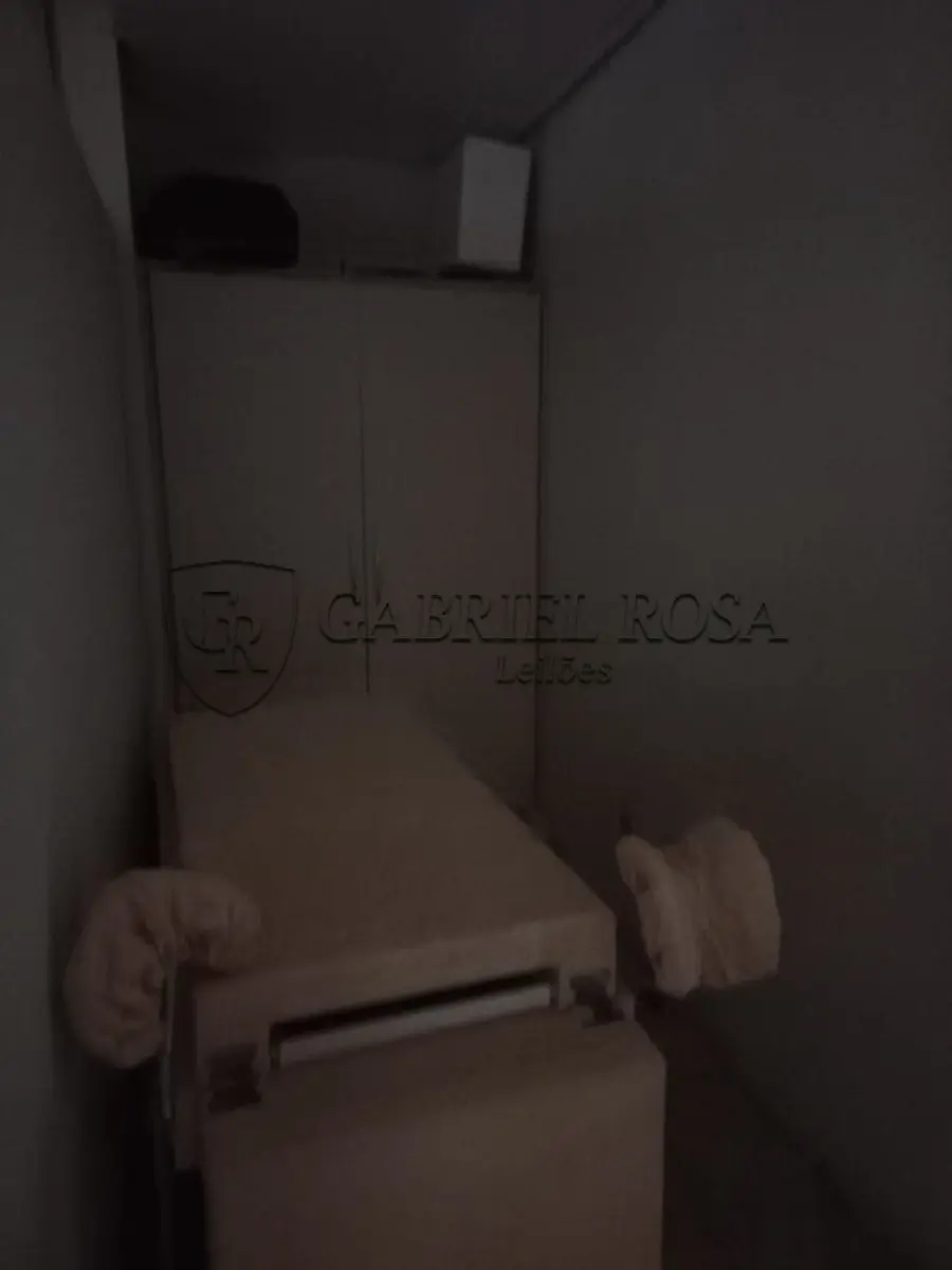 LOTE 008 - Móveis usados