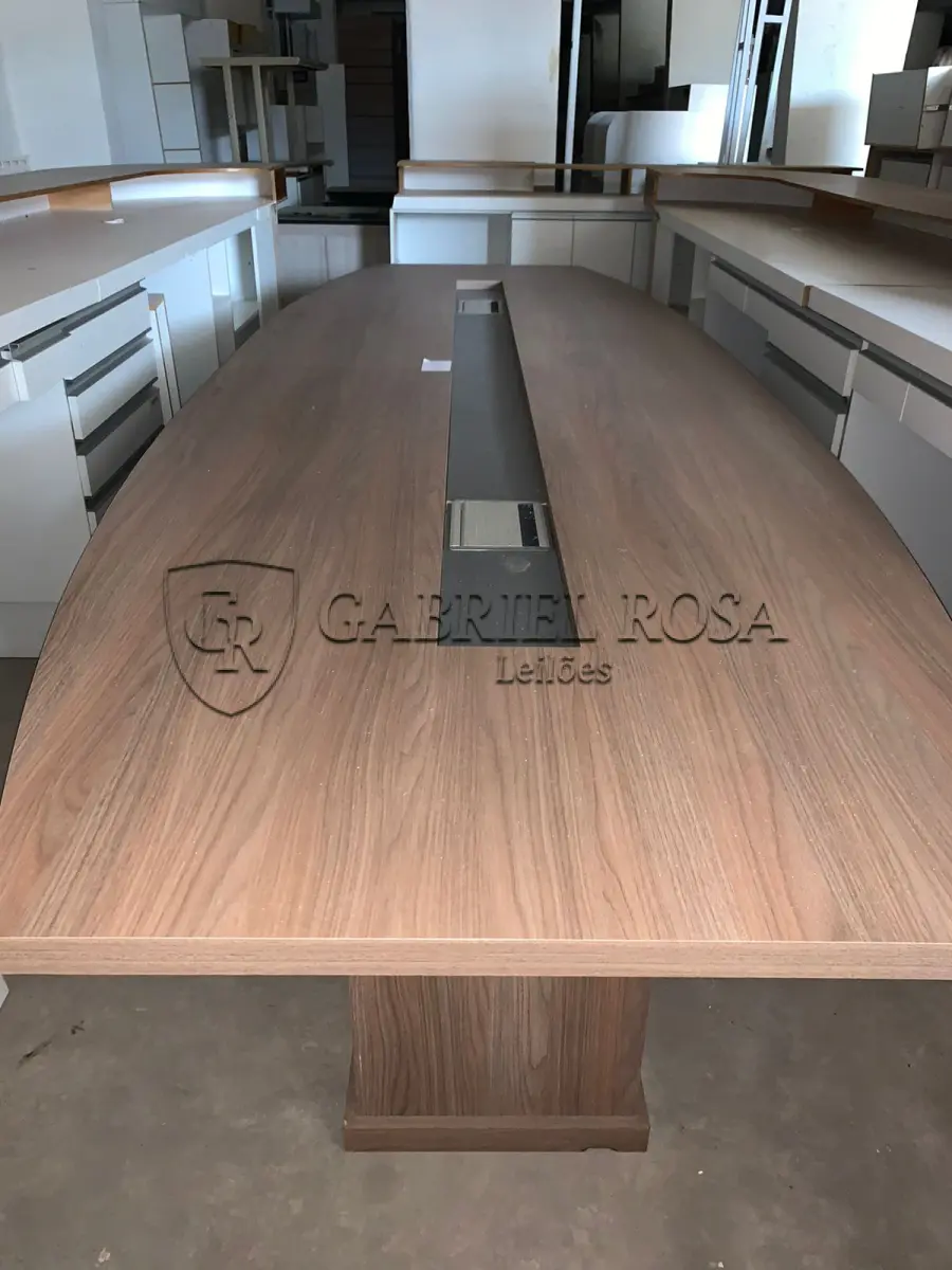 LOTE 194 - Móveis usados