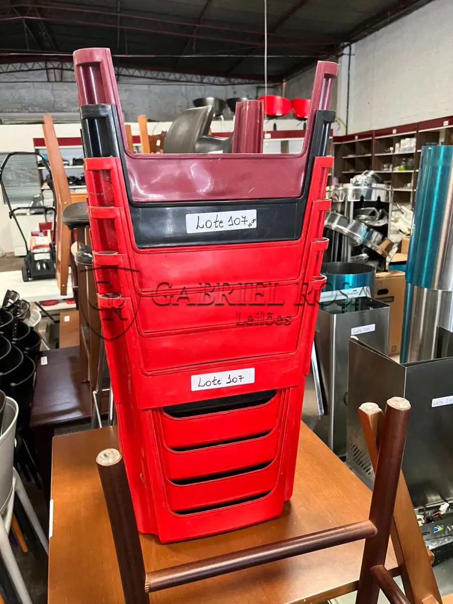 LOTE 107 - Banquetas