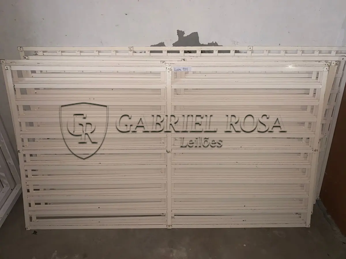 LOTE 191 - Expositores usados