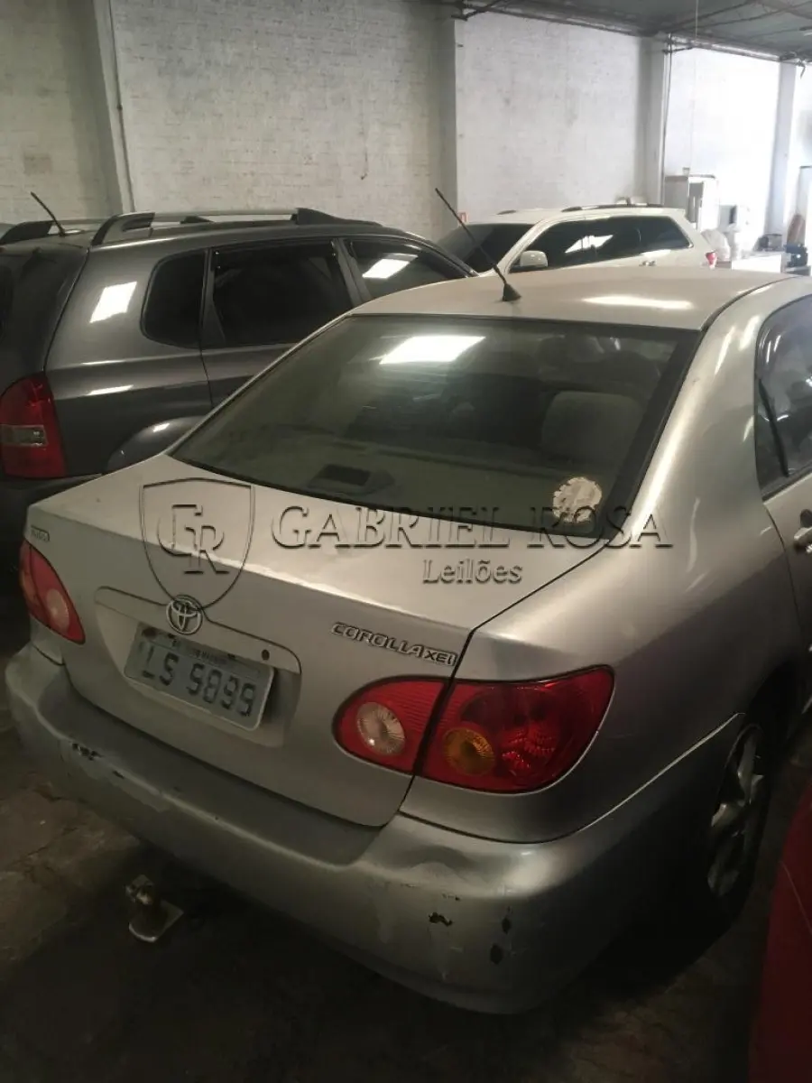LOTE 006 - Toyota Corolla Xei 1.8 VVT Gasolina 2002/2003, Cor Prata, Placa ILS9899