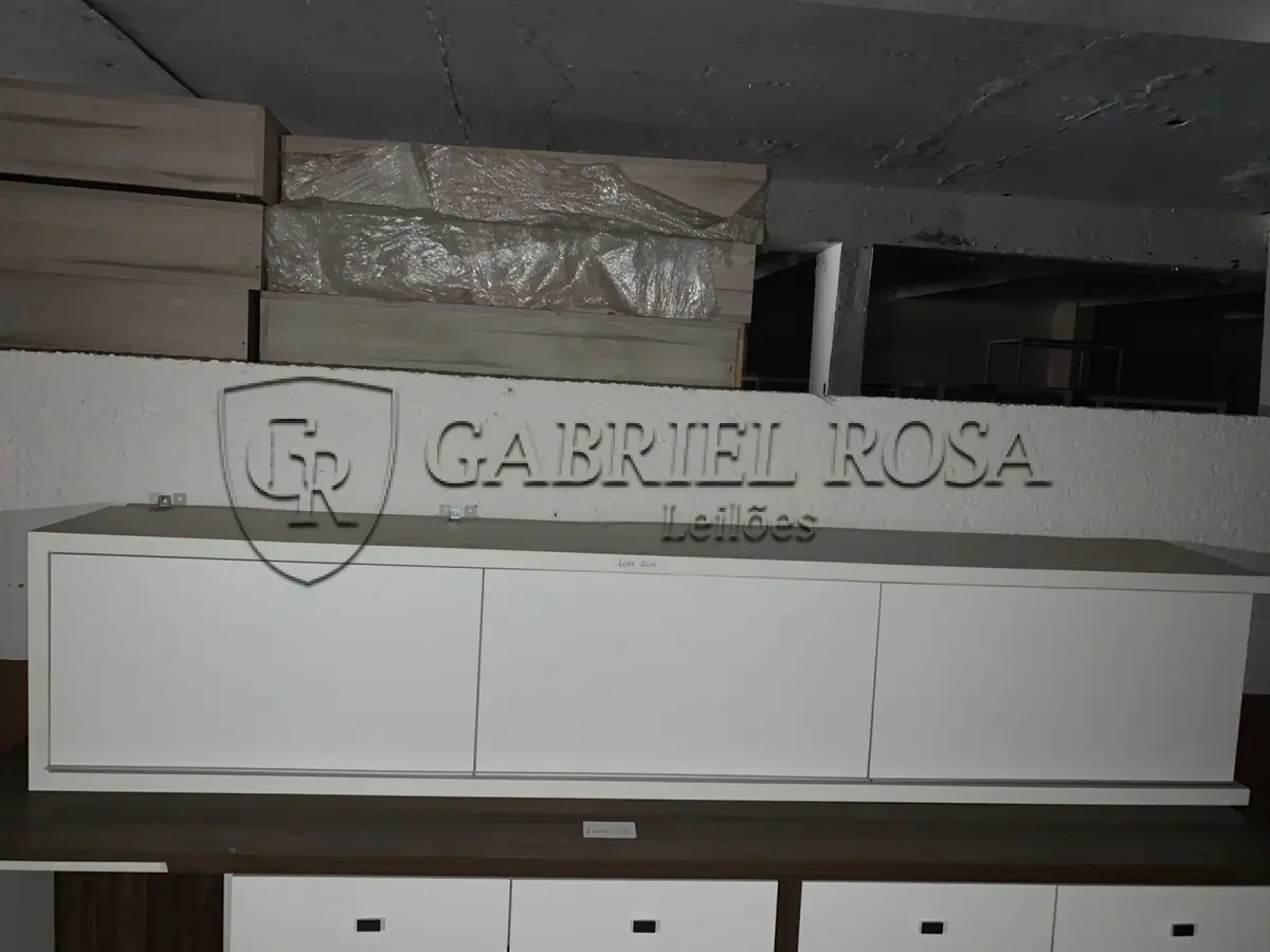 LOTE 204 - Móveis para escritório usados