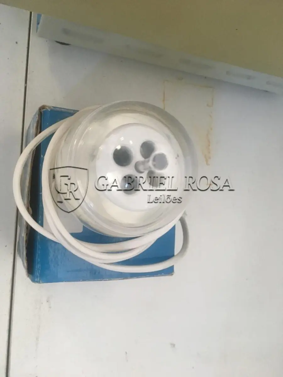 LOTE 004 - Centrífuga Analógica, Mini incubadora