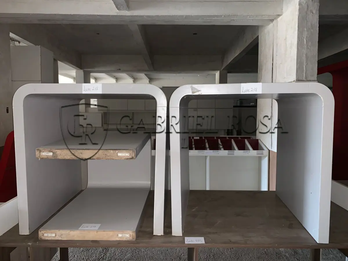 LOTE 218 - Expositores