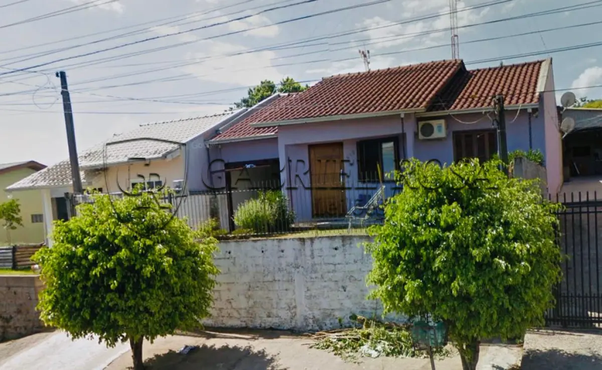 LOTE 002 - Um terreno com suas benfeitorias, situado no Bairro Lago Azul em Estância Velha, com área de 250 metros quadrados, matriculado sob nº 25045 no Registro de imóveis de Estãncia Velha