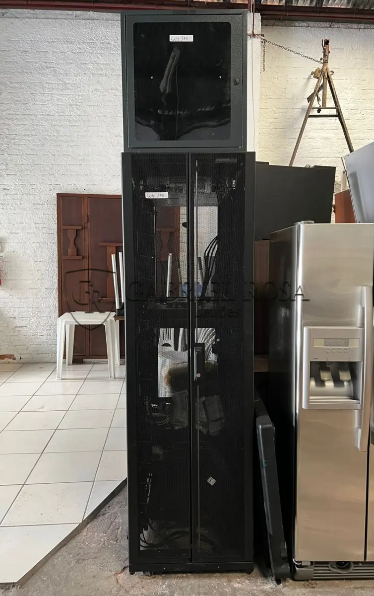 LOTE 173 - Gaiola para servidor