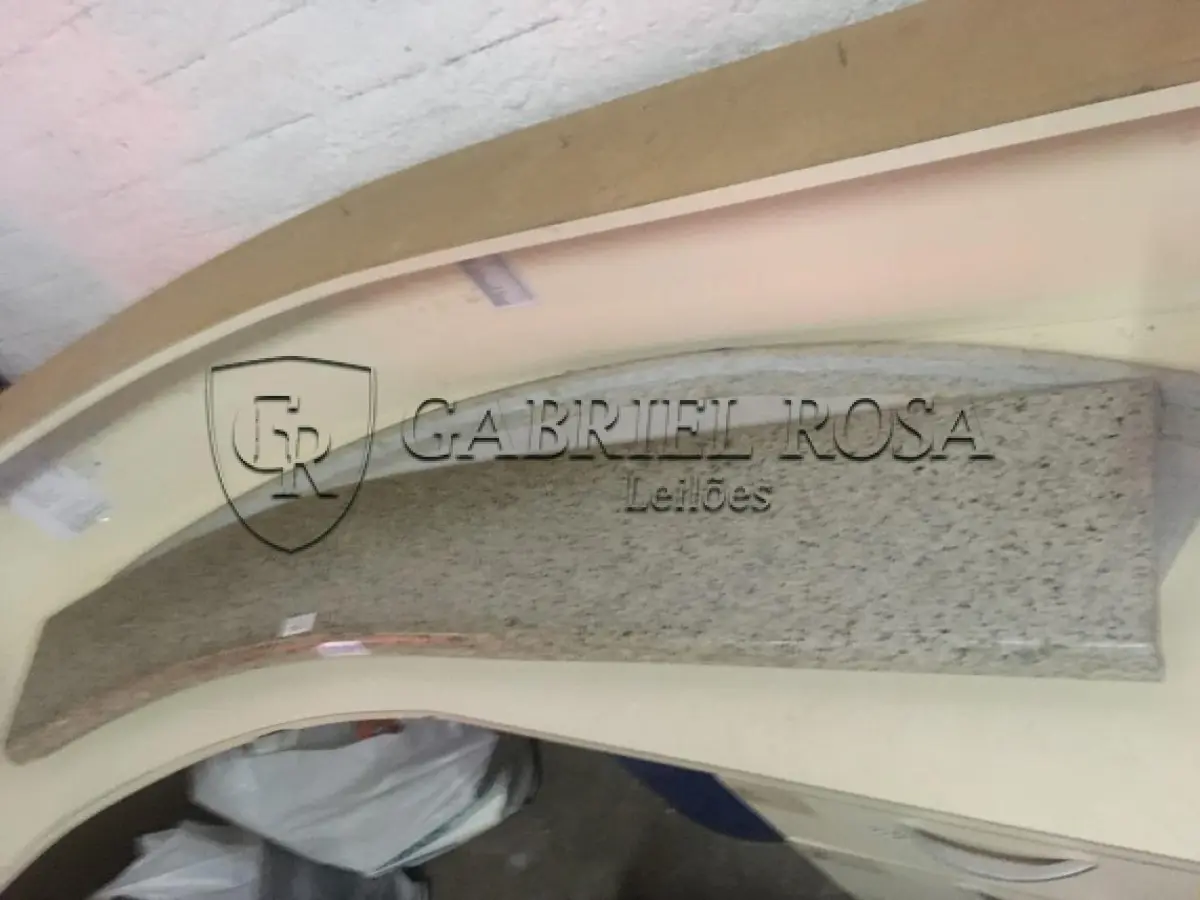 LOTE 008 - Móveis usados