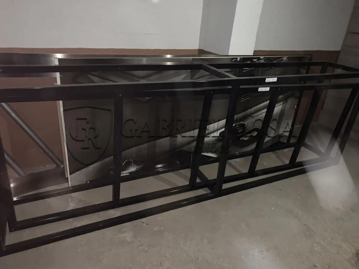 LOTE 191 - Expositores usados