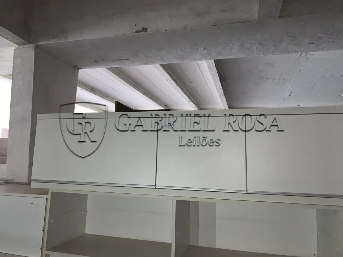 LOTE 204 - Móveis para escritório usados