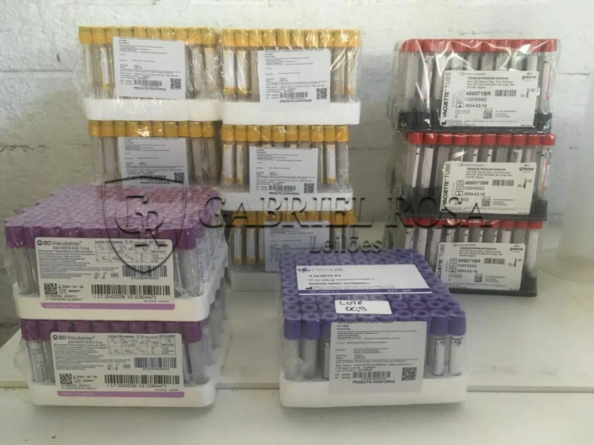 LOTE 009 - Agulhas, Tubos, Seringas, Luvas entre outros