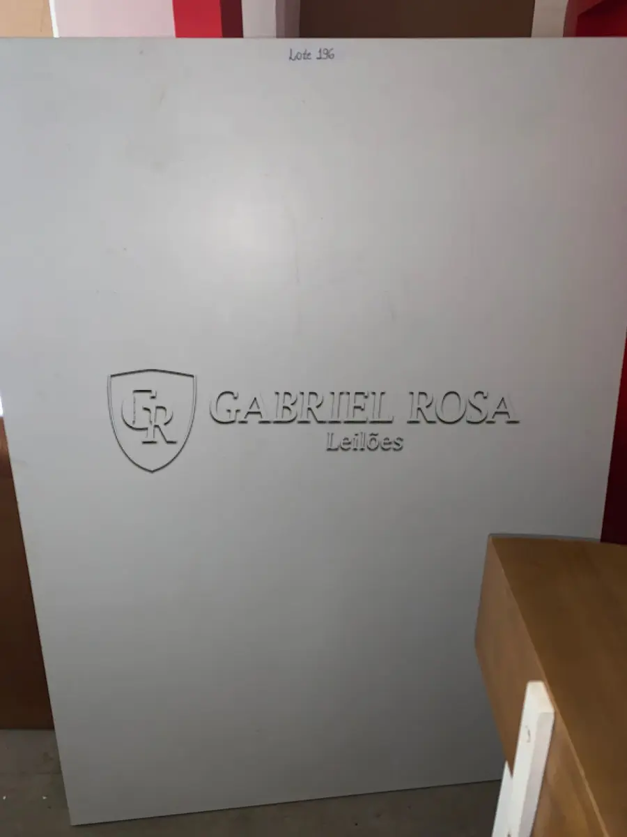 LOTE 196 - Móveis usados