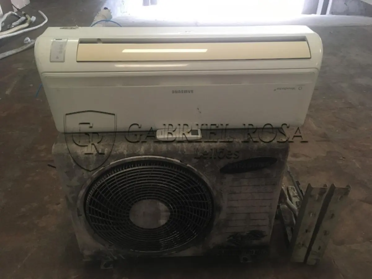 LOTE 011 - Ar Condiciondo Slpit SAMSUNG 12.000 Btus / Quente-Frio Virus Doctor