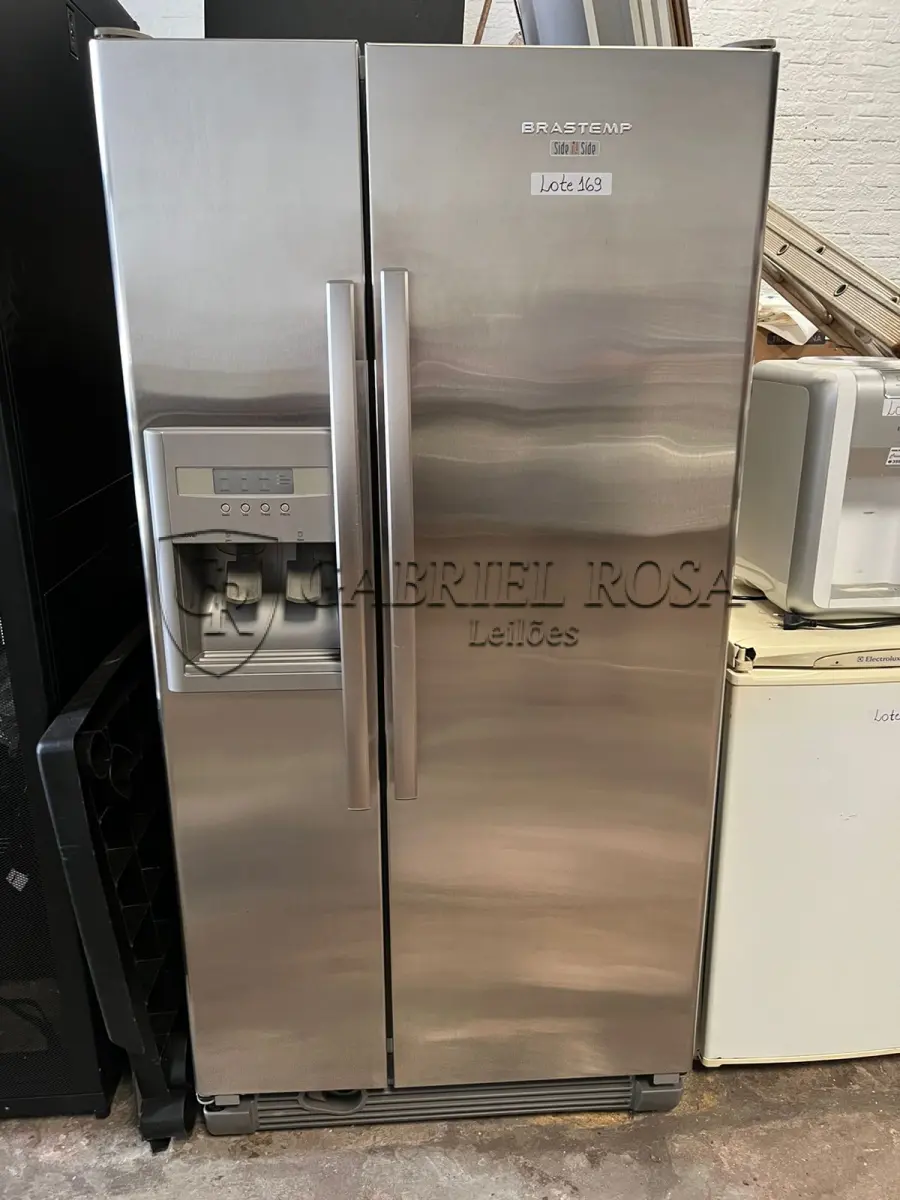 LOTE 169 - Refrigerador