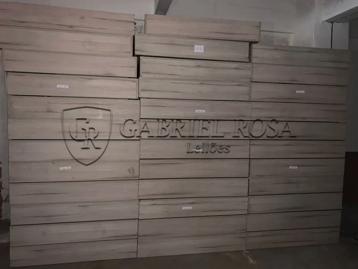 LOTE 185 - Módulos expositores usados