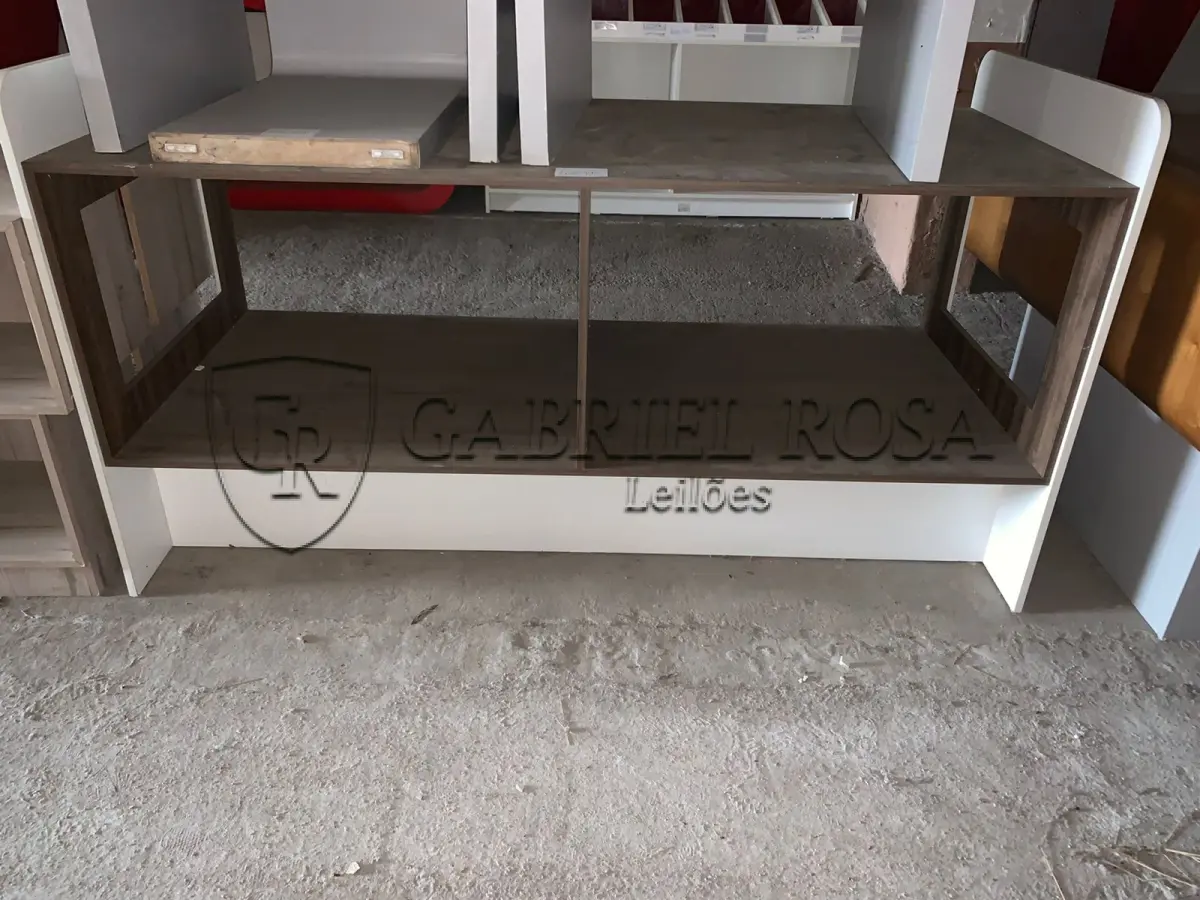 LOTE 195 - Móveis usados