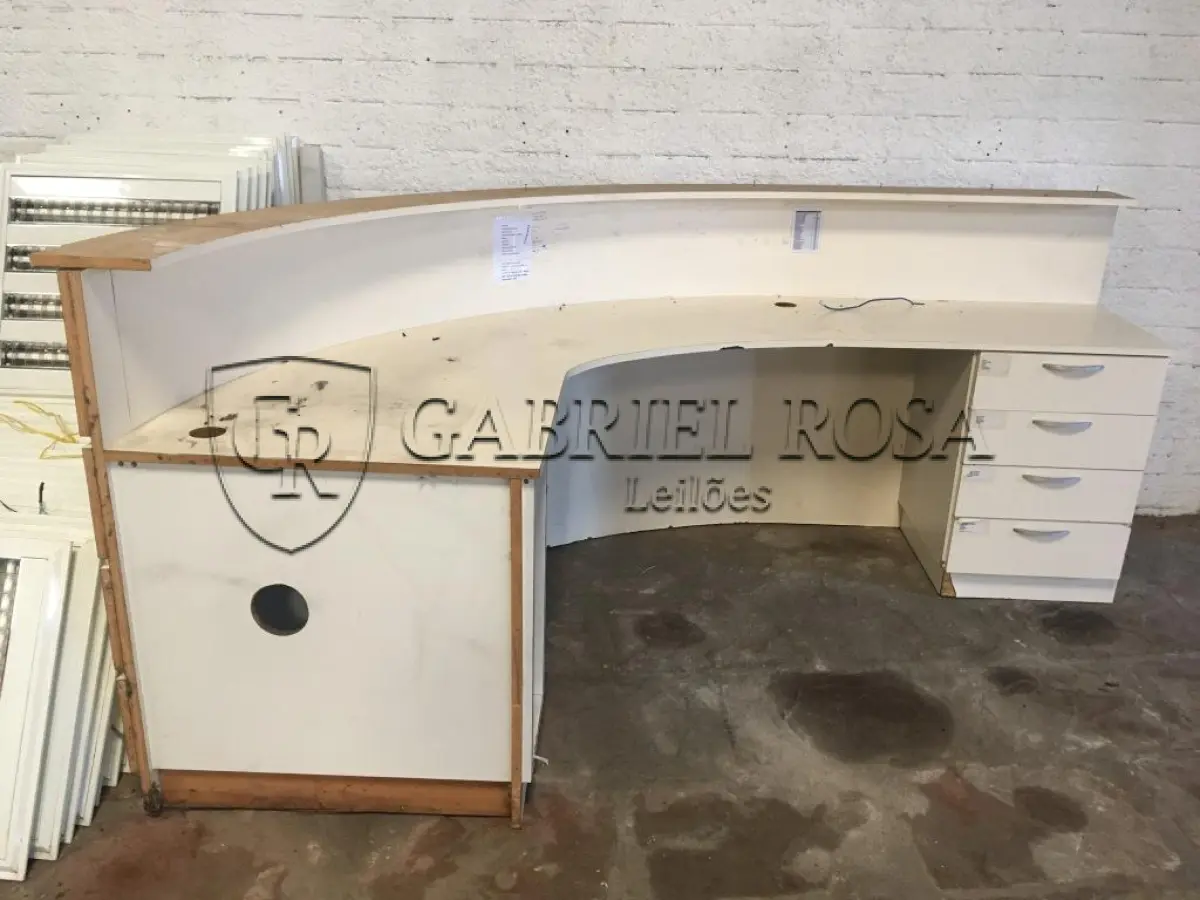 LOTE 008 - Móveis usados