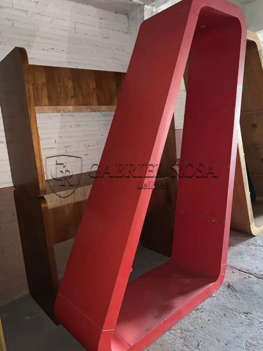 LOTE 214 - Expositores