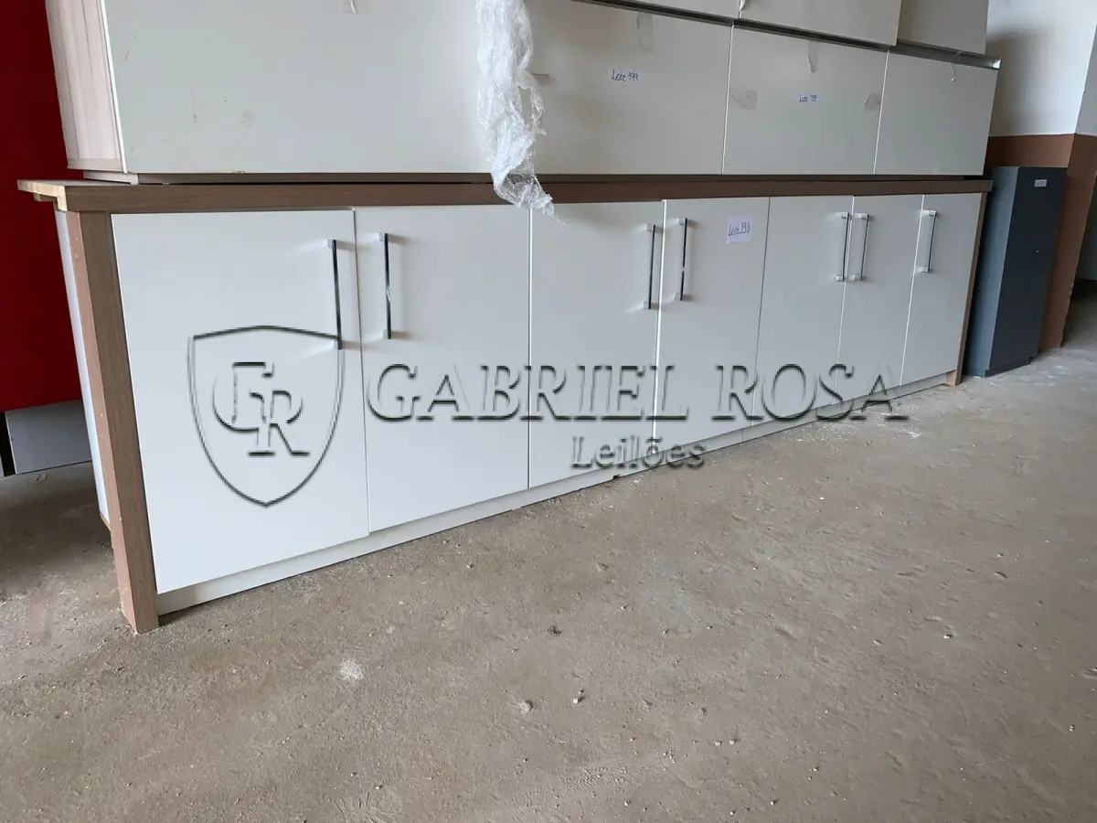 LOTE 198 - Móveis usados