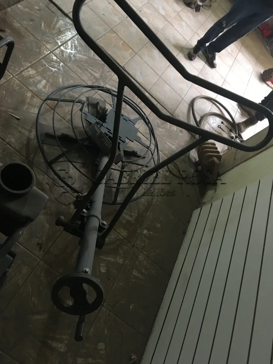 LOTE 003 - 01 ALISADORA DE PISO, ANO 2015, SEM MOTOR