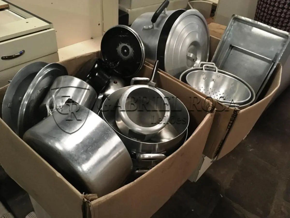 LOTE 013 - Utensílios e elétro domésticos - diversos