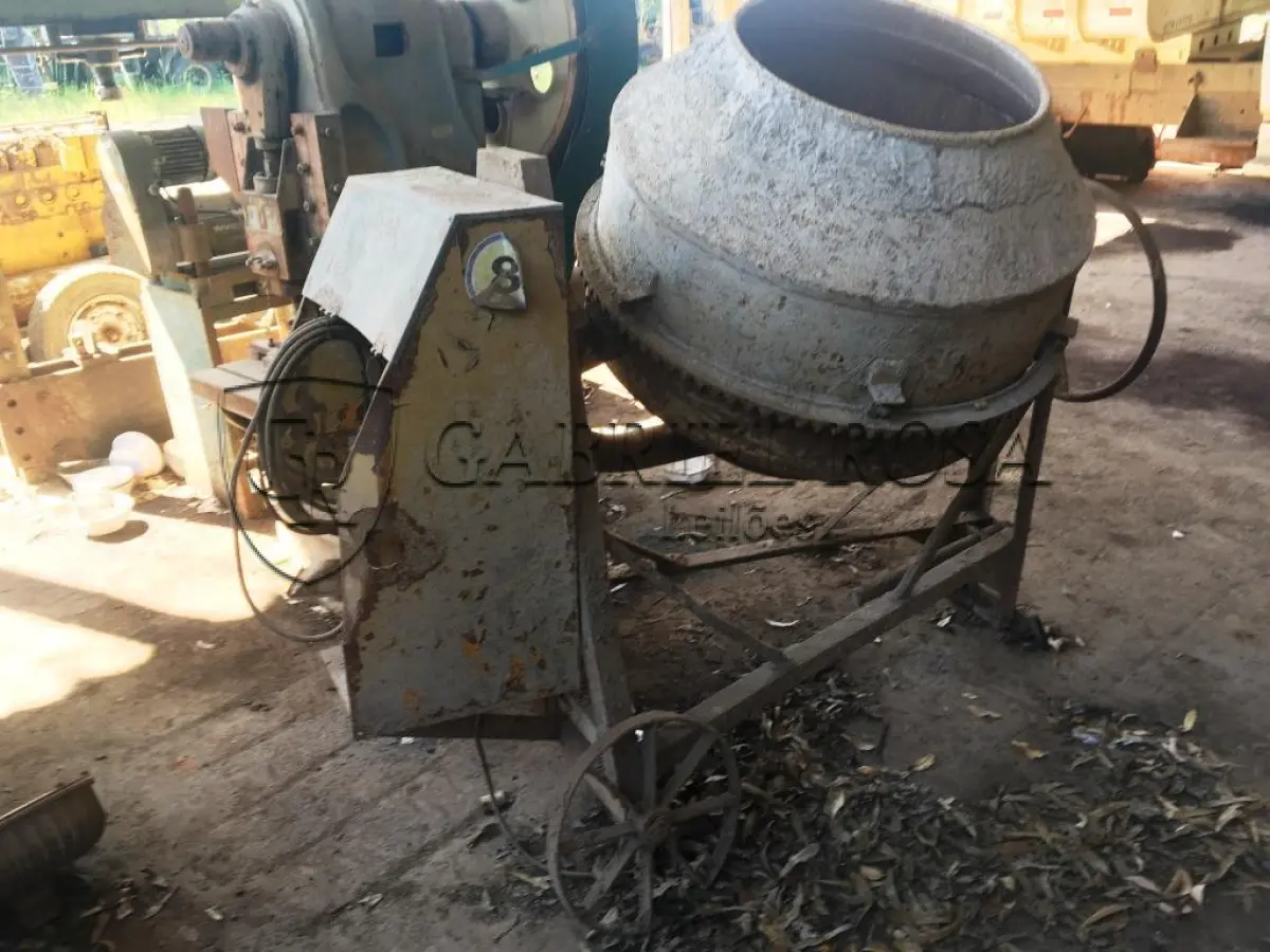 LOTE 030 - BETONEIRA ELÉTRICA 400 L