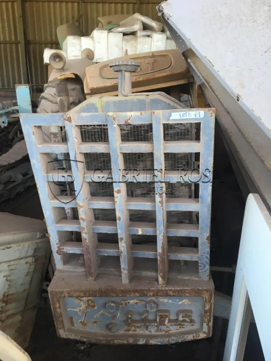 LOTE 001 - TRATOR AGRICOLA CBT 1105 (Ref: STA 01)