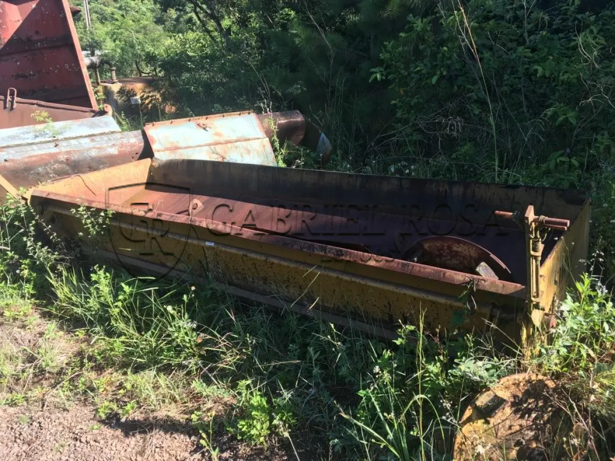 LOTE 013 - DISTRIBUIDOR DE AGREGADOS (Ref.: SDB 02)