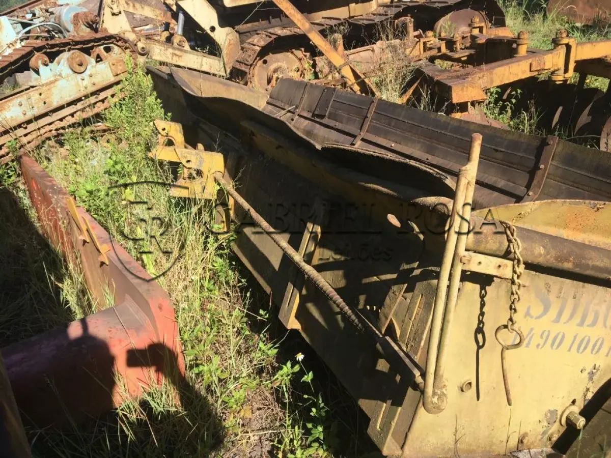 LOTE 012 - DISTRIBUIDOR DE AGREGADOS (Ref.: SDB 01)