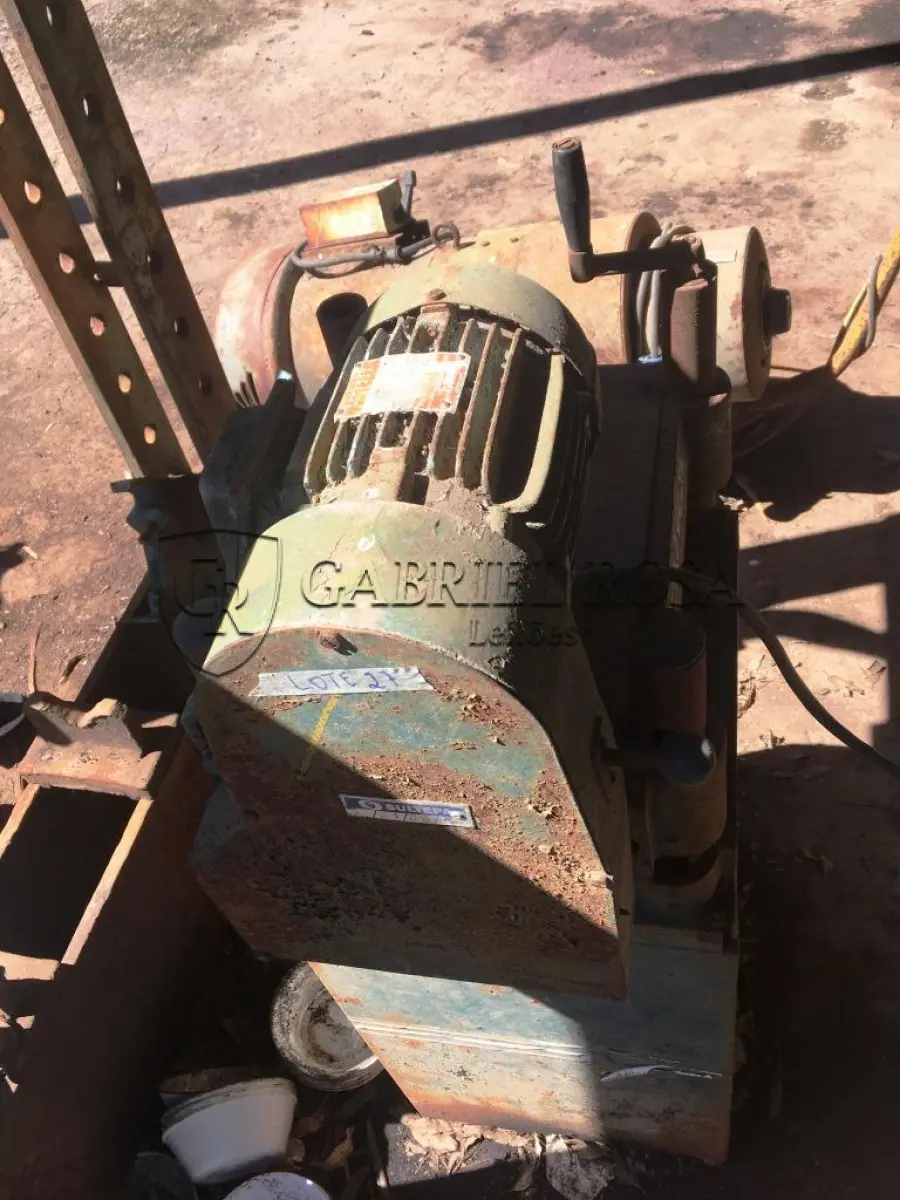 LOTE 027 - CONFORMADORA DE FERRO