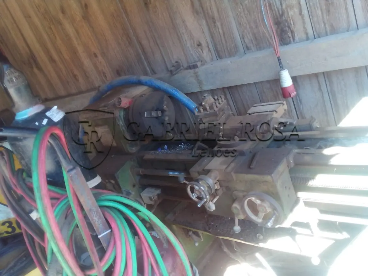 LOTE 040 - TORNO MECÂNICO