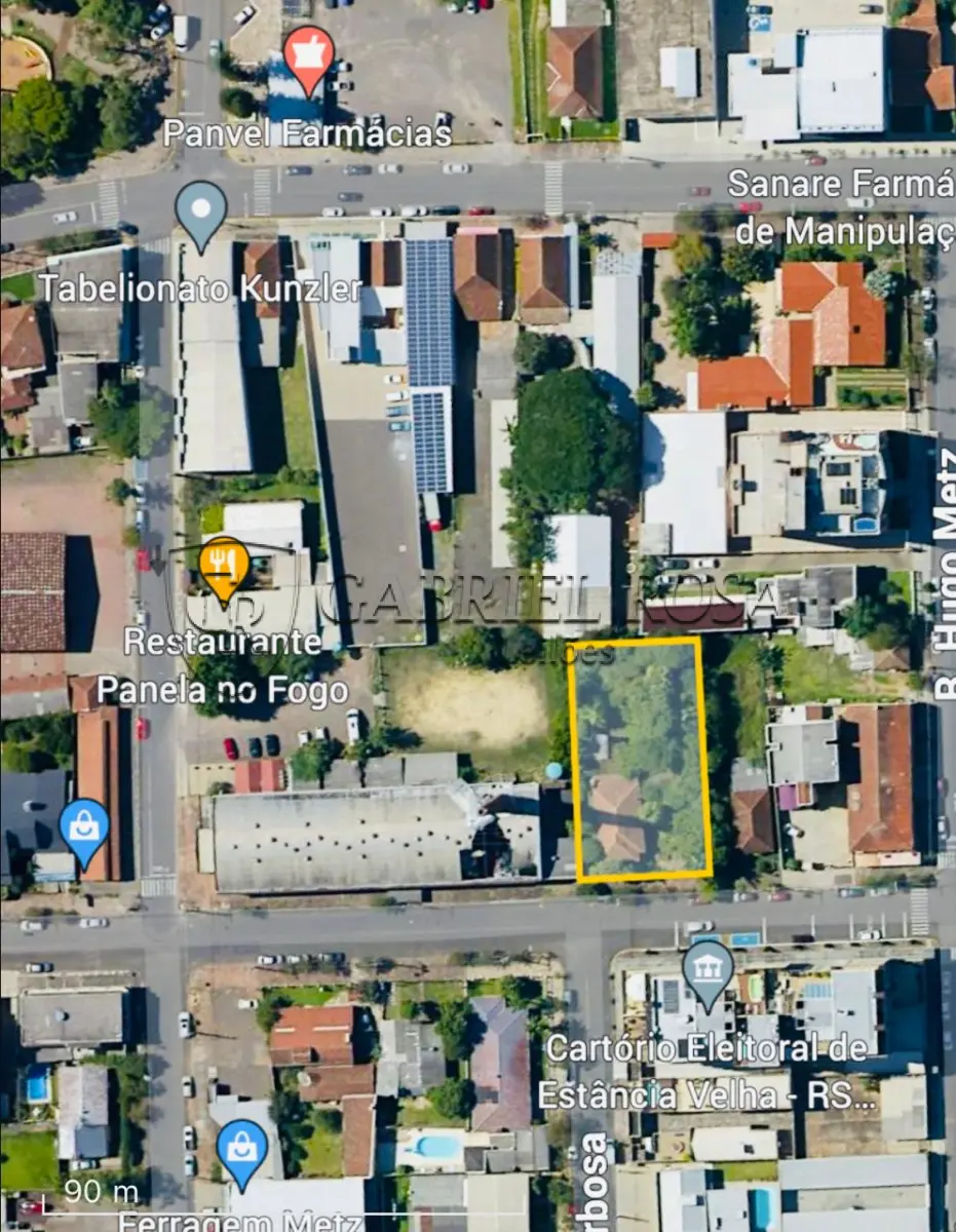 LOTE 009 - Uma casa de construção mista com área de 110,50 m² e o respectivo terreno com área superficial de 1.056,00 m², localizado na Rua Theodomiro Porto da Fonseca, nº 153, Bairro Centro, Estância Velha/RS. Registrado sob matrícula 10.316
