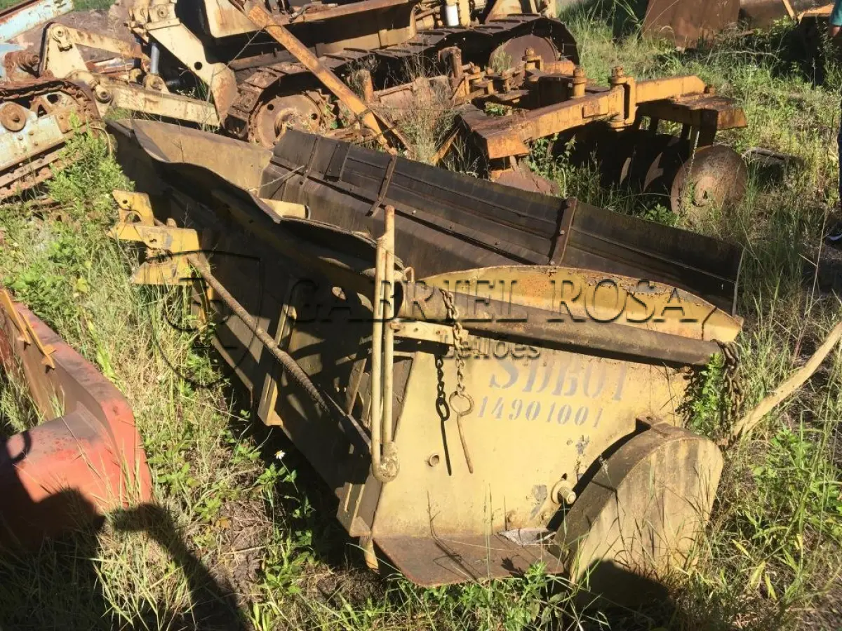 LOTE 012 - DISTRIBUIDOR DE AGREGADOS (Ref.: SDB 01)