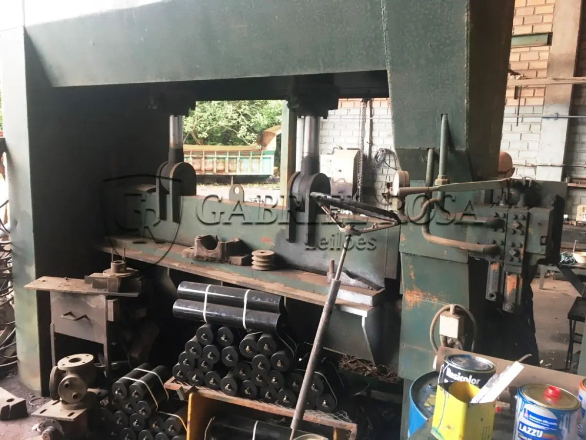 LOTE 054 - DOBRADEIRA DE CHAPAS