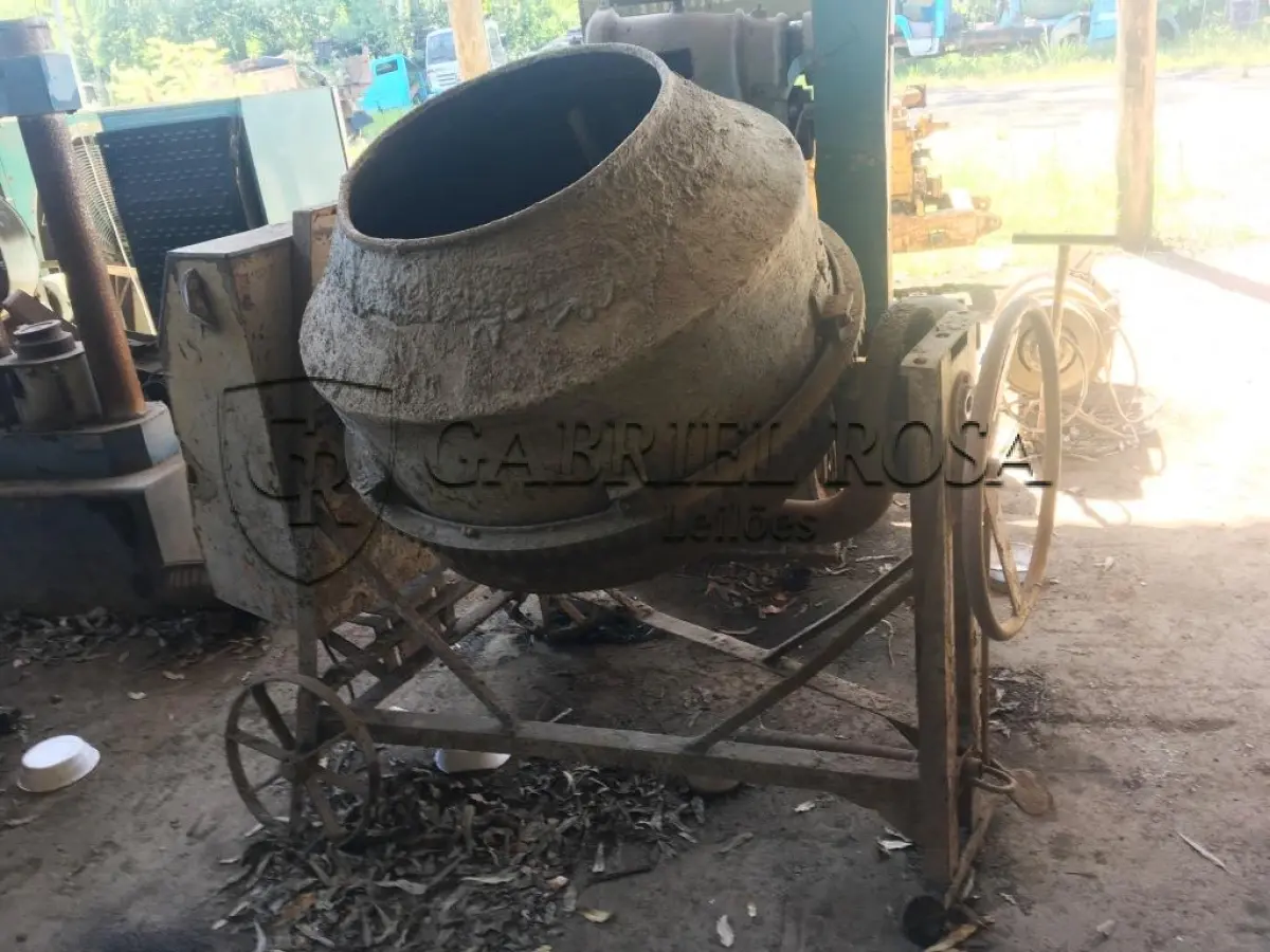 LOTE 030 - BETONEIRA ELÉTRICA 400 L