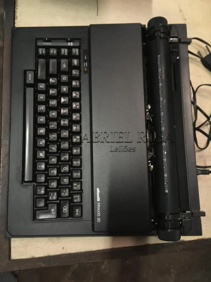 LOTE 002 - Eletrônicos Diversos(monitores, CPUs, modens, estabilizadores, switch entre outros)