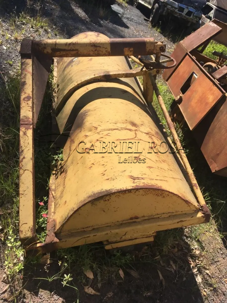 LOTE 016 - VASSOURA MECÂNICA (Ref.: SVM 12)