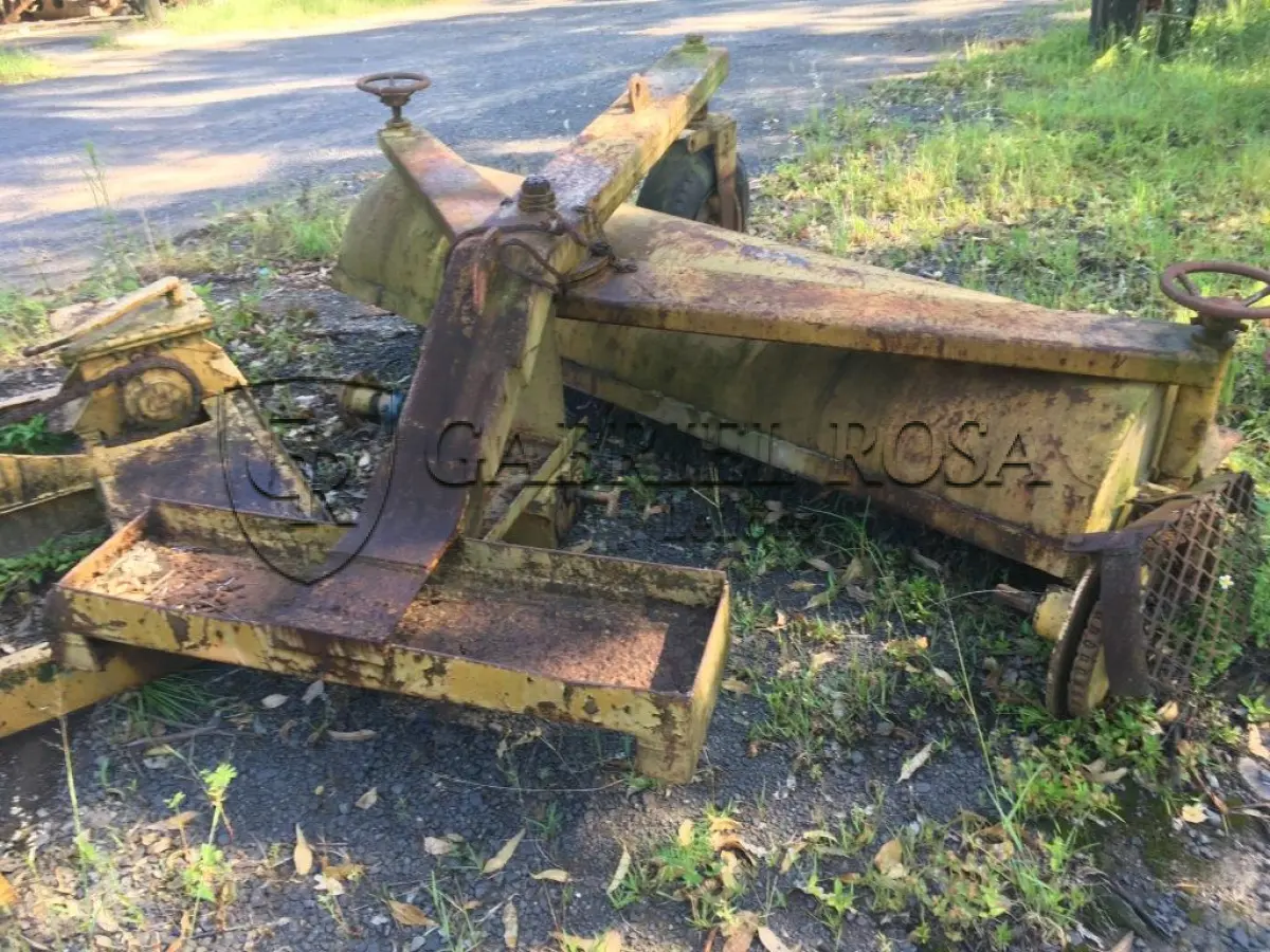 LOTE 014 - VASSOURA MECÂNICA (Ref.: SVM 07)