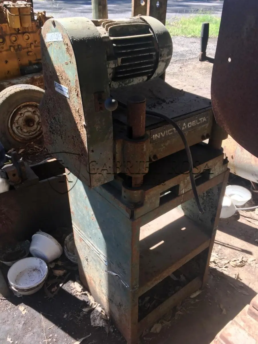 LOTE 027 - CONFORMADORA DE FERRO