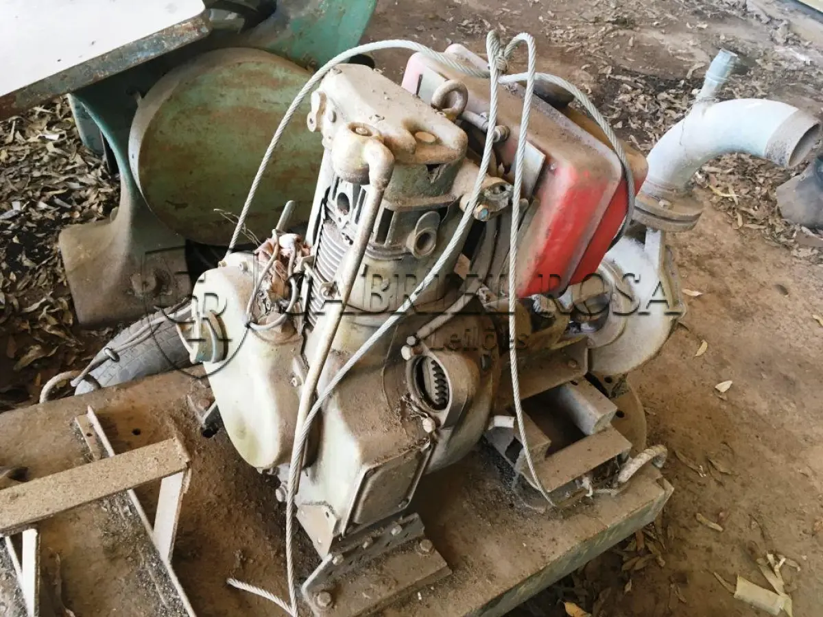 LOTE 023 - MOTO BOMBA AGRALE DIESEL