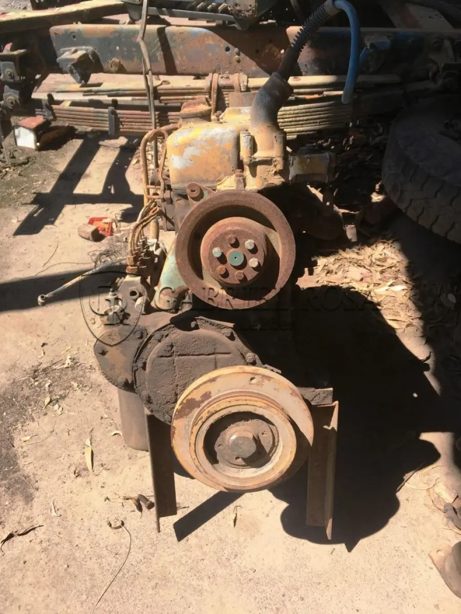 LOTE 029 - MOTOR MERCEDES BENS OM 352