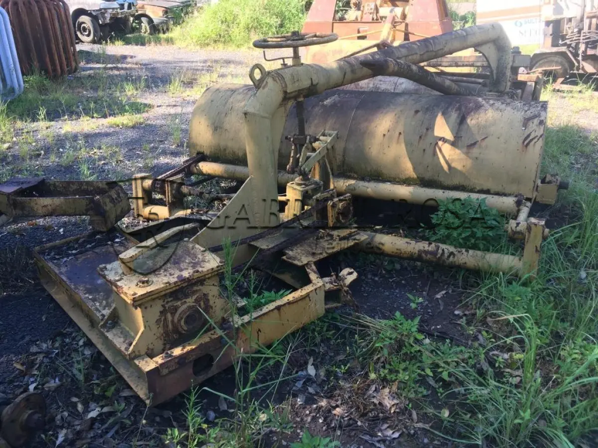 LOTE 015 - VASSOURA MECÂNICA (Ref.: SVM 11)