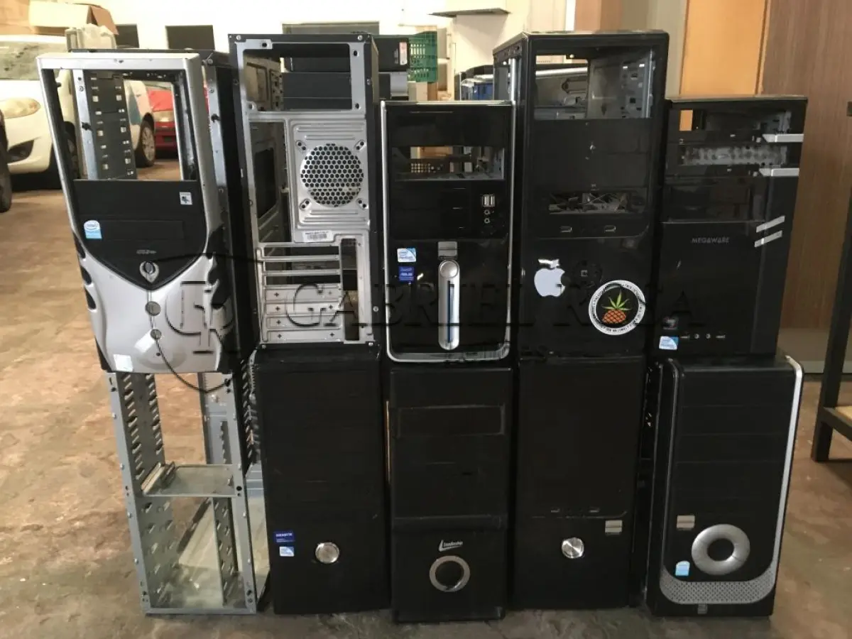 LOTE 002 - Eletrônicos Diversos(monitores, CPUs, modens, estabilizadores, switch entre outros)