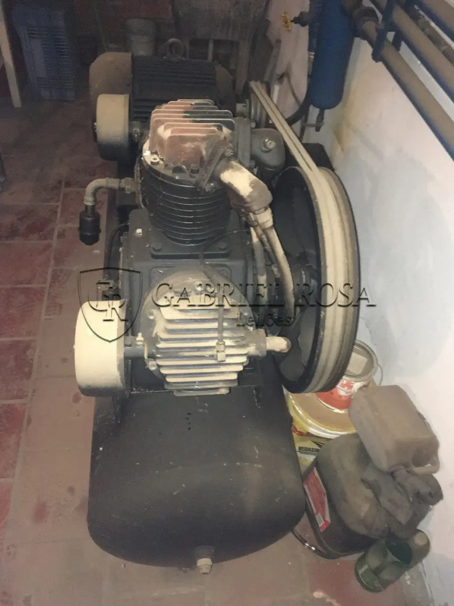 LOTE 094 - Compressor de ar