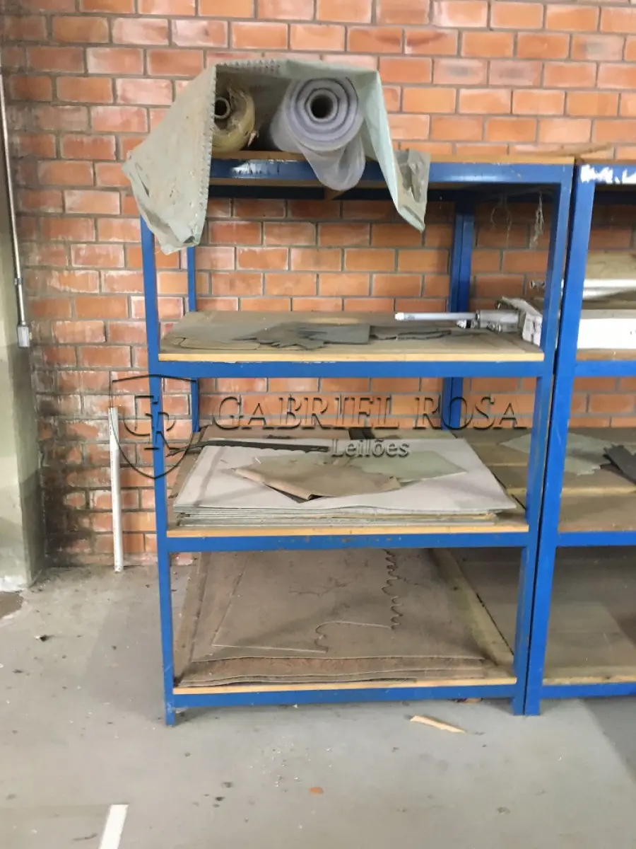 LOTE 131 - Prateleiras( 03 un )