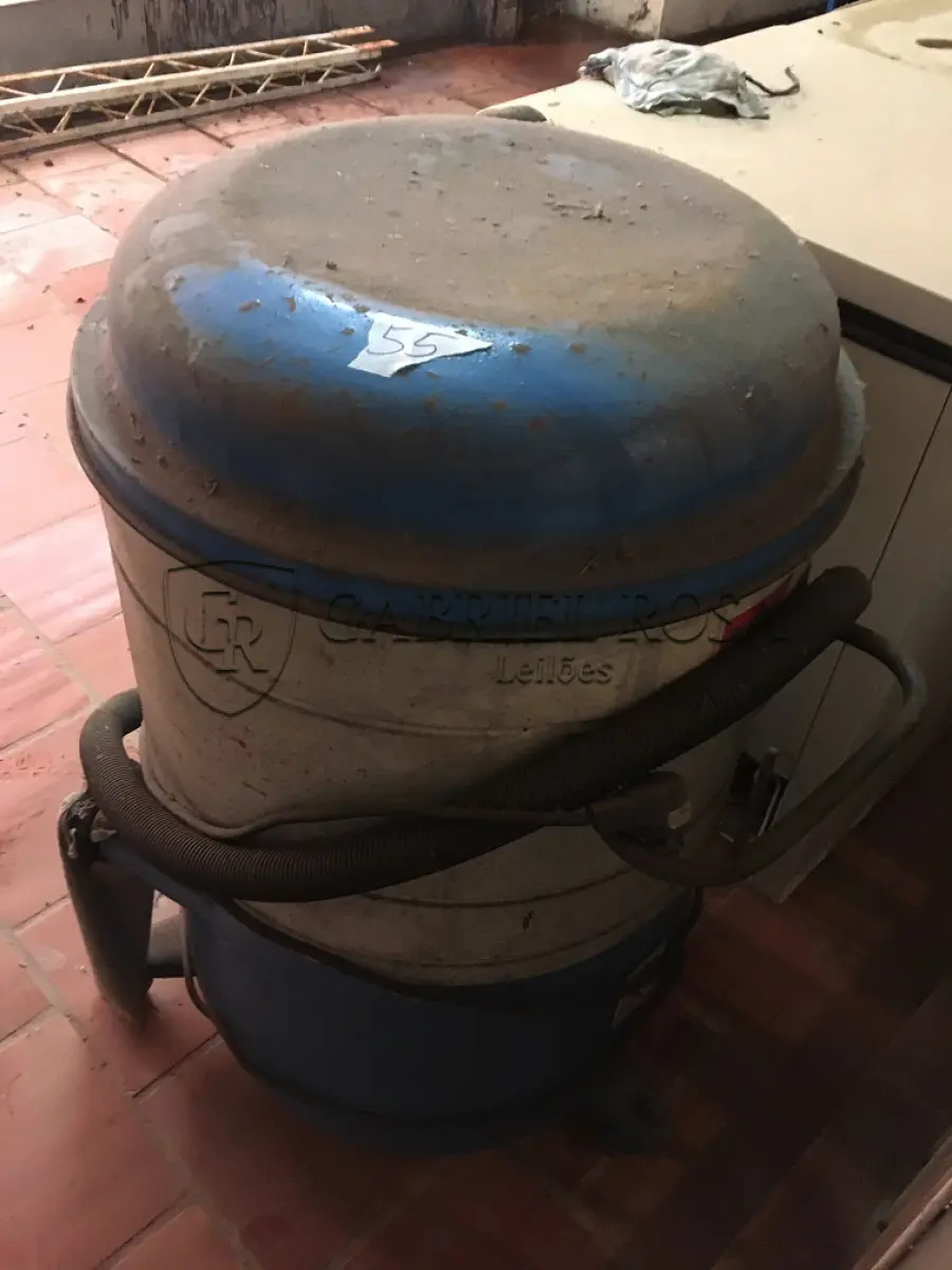 LOTE 114 - Aspirador de pó industrial
