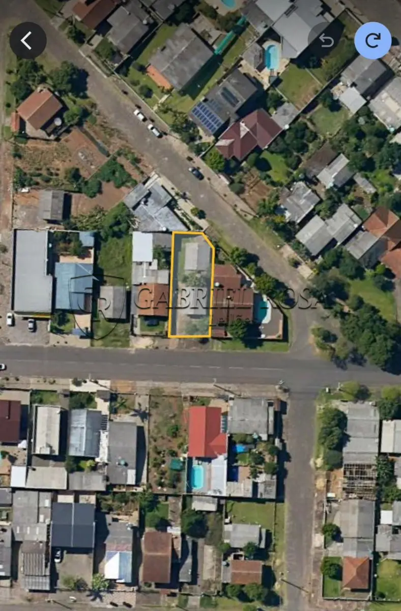 LOTE 003 - Terreno com aproximadamente 360m², com 02 construções não averbadas, situado na Rua Zeno Schmiedel, nº 547, Bairro Floresta, Estância Velha. Registrado sob matrícula 2299