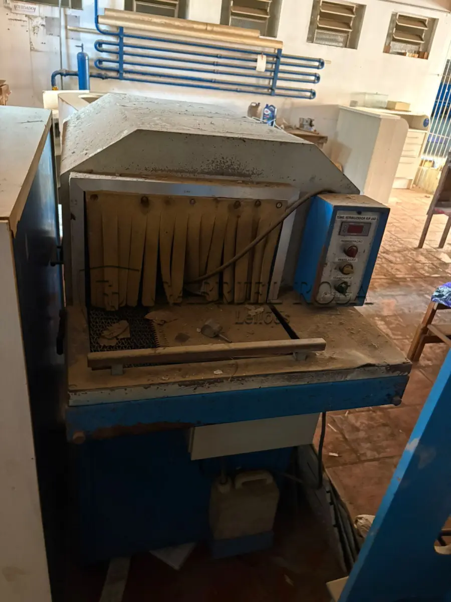 LOTE 107 - Estufa industrial