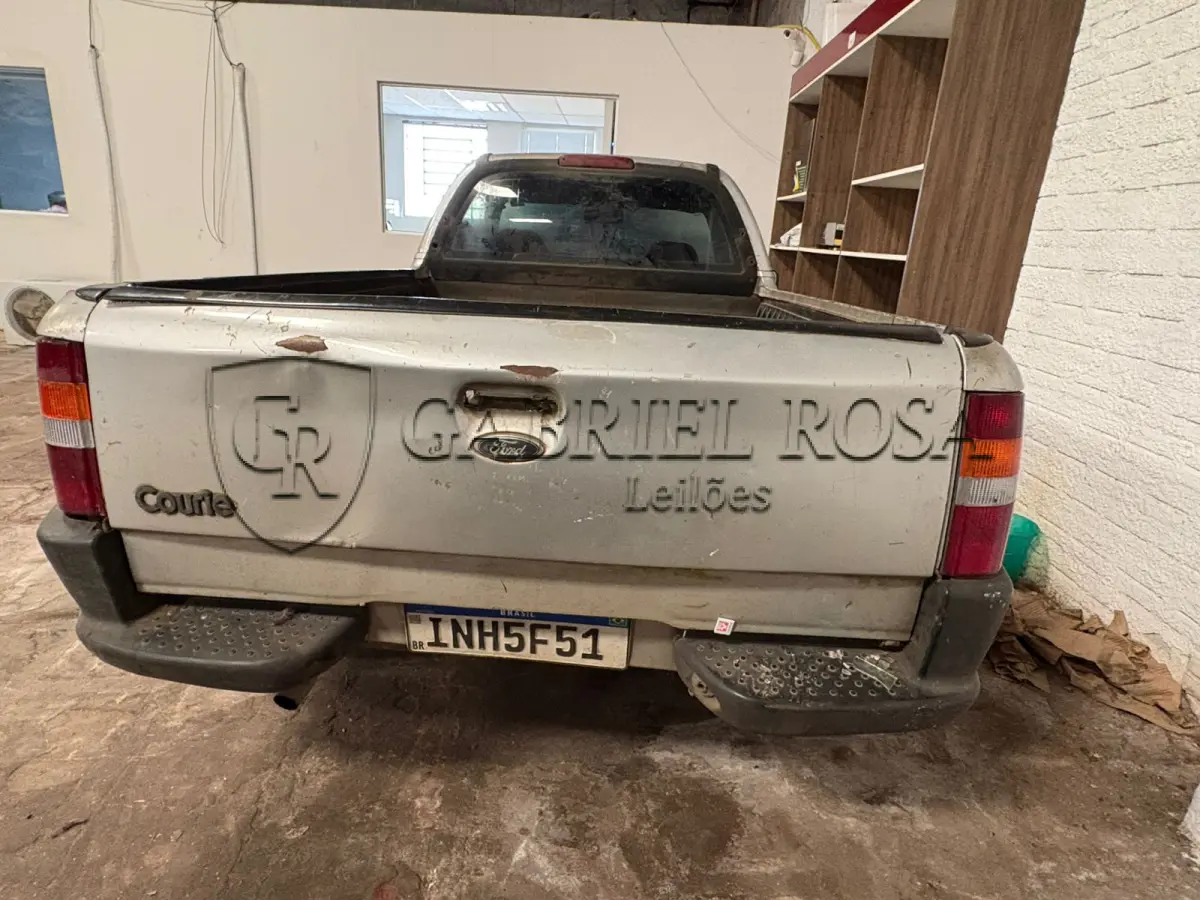 LOTE 002 - Ford Courier 1.6 L Gasolina, Ano/Modelo 2006/2007, Cor Prata, Placa INH5F51