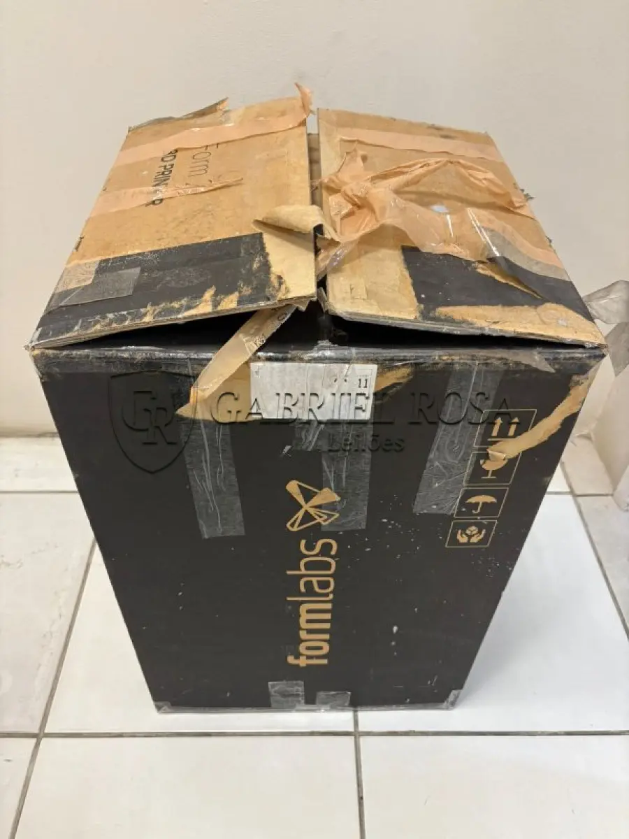 LOTE 001 - 01 Impressora 3D SLA para resina kit completo forma 2 versão padrão estereolitografia SLA, Marca: formlabs - Form 2 - SN MelodicDolphin (USADA)
