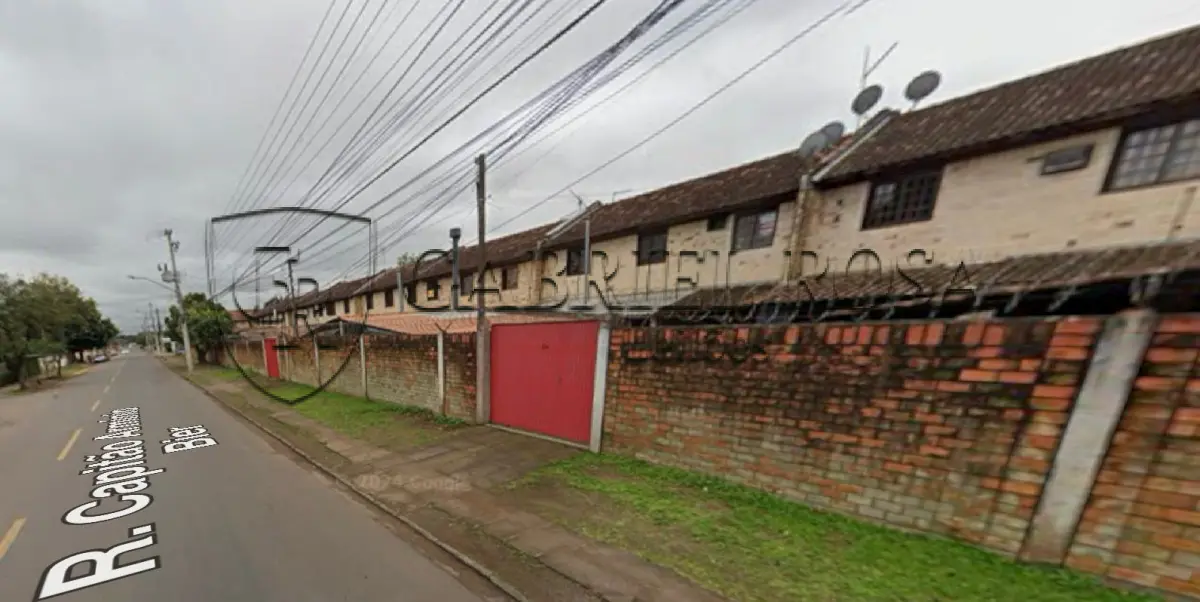 LOTE 002 - Sobrado Residencial nº 111 do Residencial Cidade Jardim, com área real privativa de 43,4710m², constituído de sala de estar, cozinha e banho no pavimento inferior, e circulação e 02(dois) dormitórios no pavimento superior, com uma área de terreno de 5,95m² de utilização exclusiva, situado na Rua Capitão Armínio Bier, nº 475, esquina com a Avenida Tomaz Edison, Bairro Vicentina, São Leopoldo/RS. Registrado sob matrícula 66.357